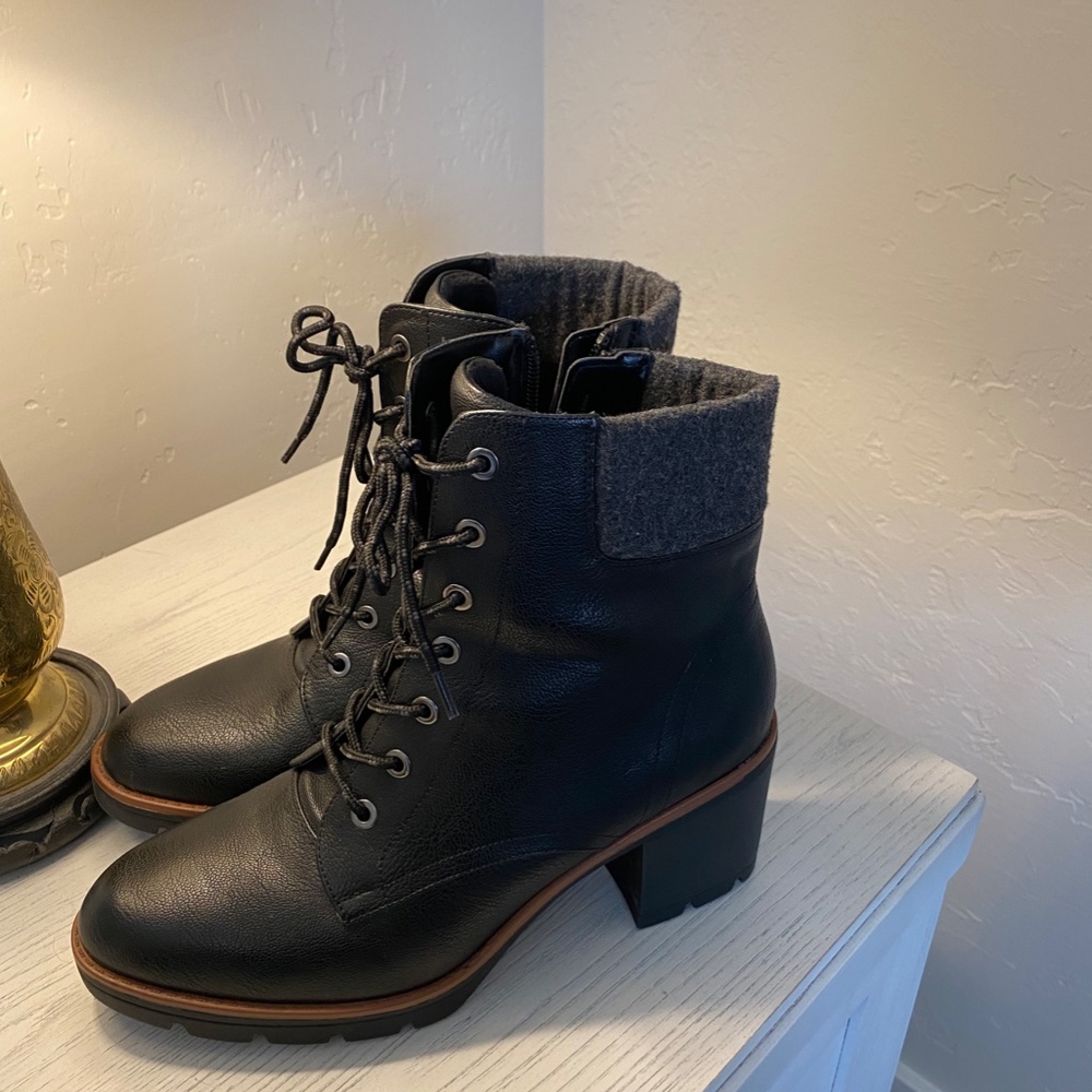 Naturalizer Black Lace-up Boots - Picture 3 of 6